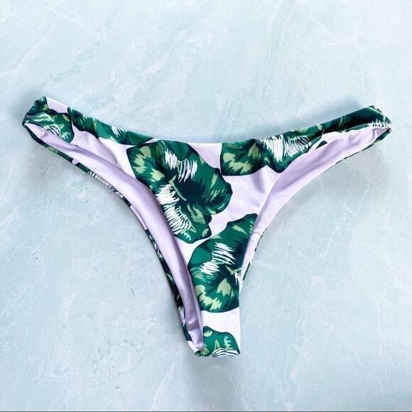 Leaf pattern white green bikini bottom sz 8 - Picture 1 of 4